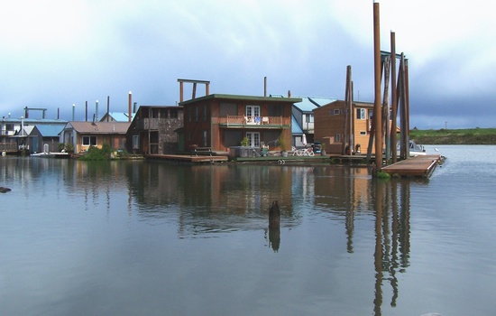 Floating homes at the Scappoose Bay Community
