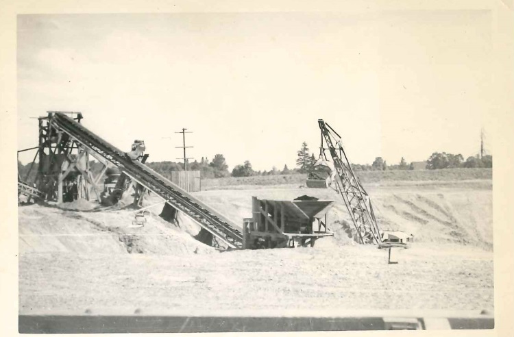 1941 picture of a gravel quarry.