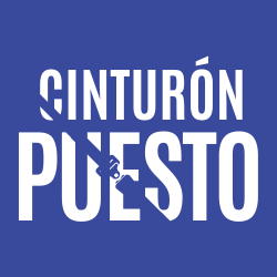 Las palabras “cinturón puesto” con un cinturón de seguridad atravesándolas. 