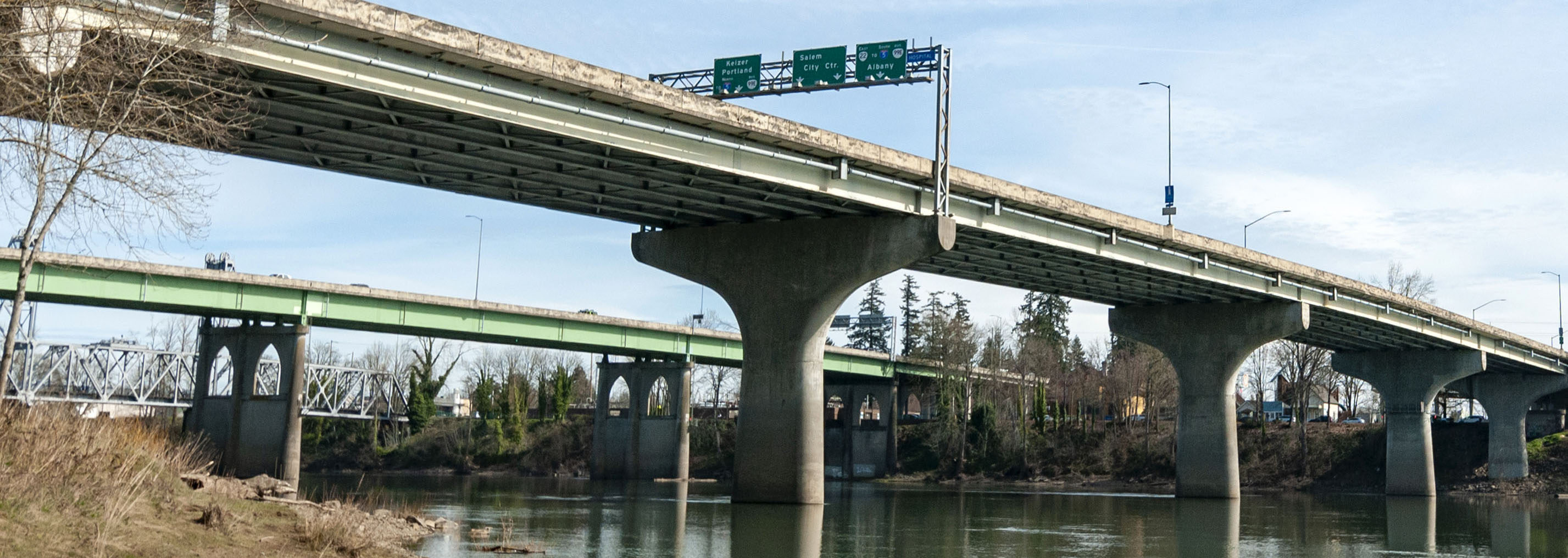 Photo showing the Center Street Bridge