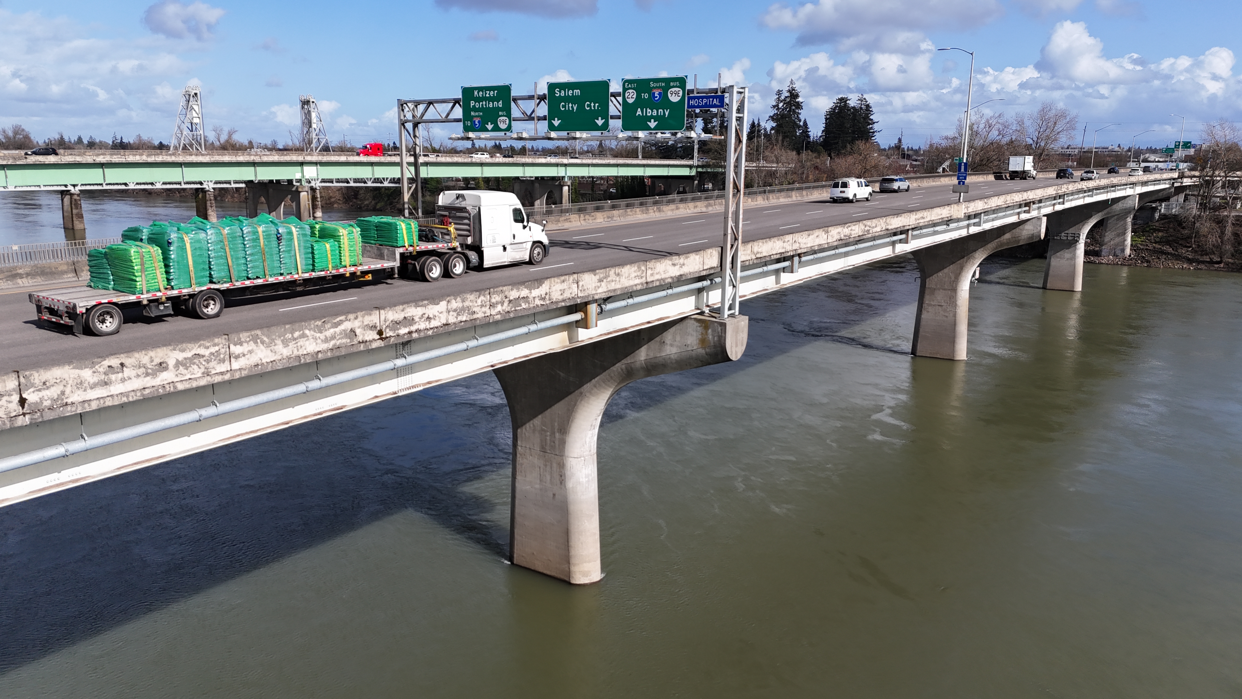 Drone photo of the Center Street Bridge and Willamette River