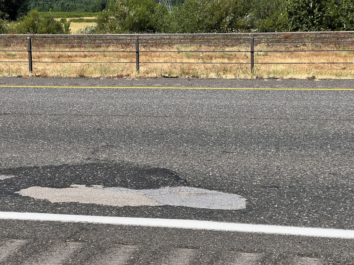 Closer view at the deterioration on I-84 near Multnomah Falls. 