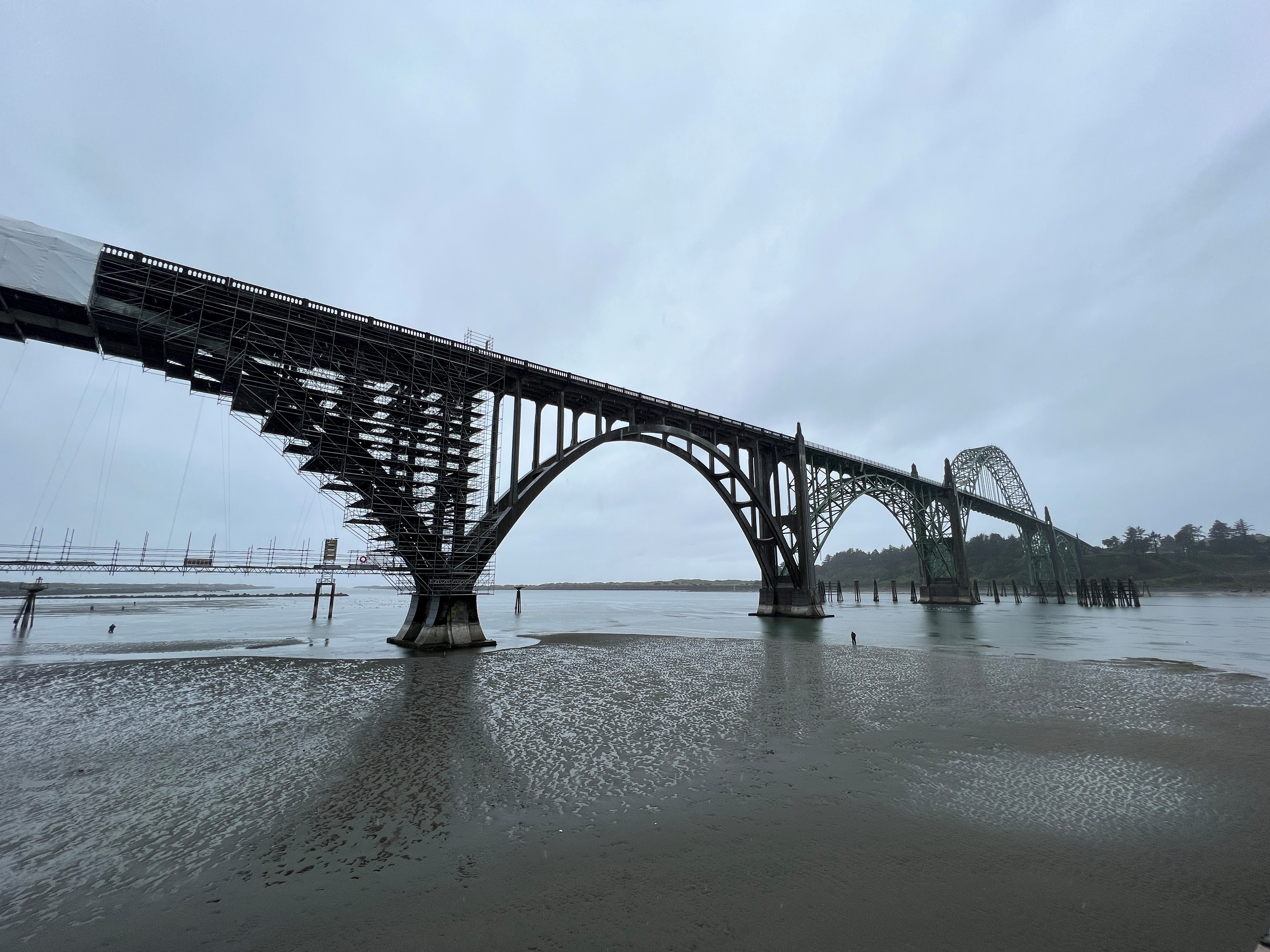 image of Yaquina Bay Bridge during construction