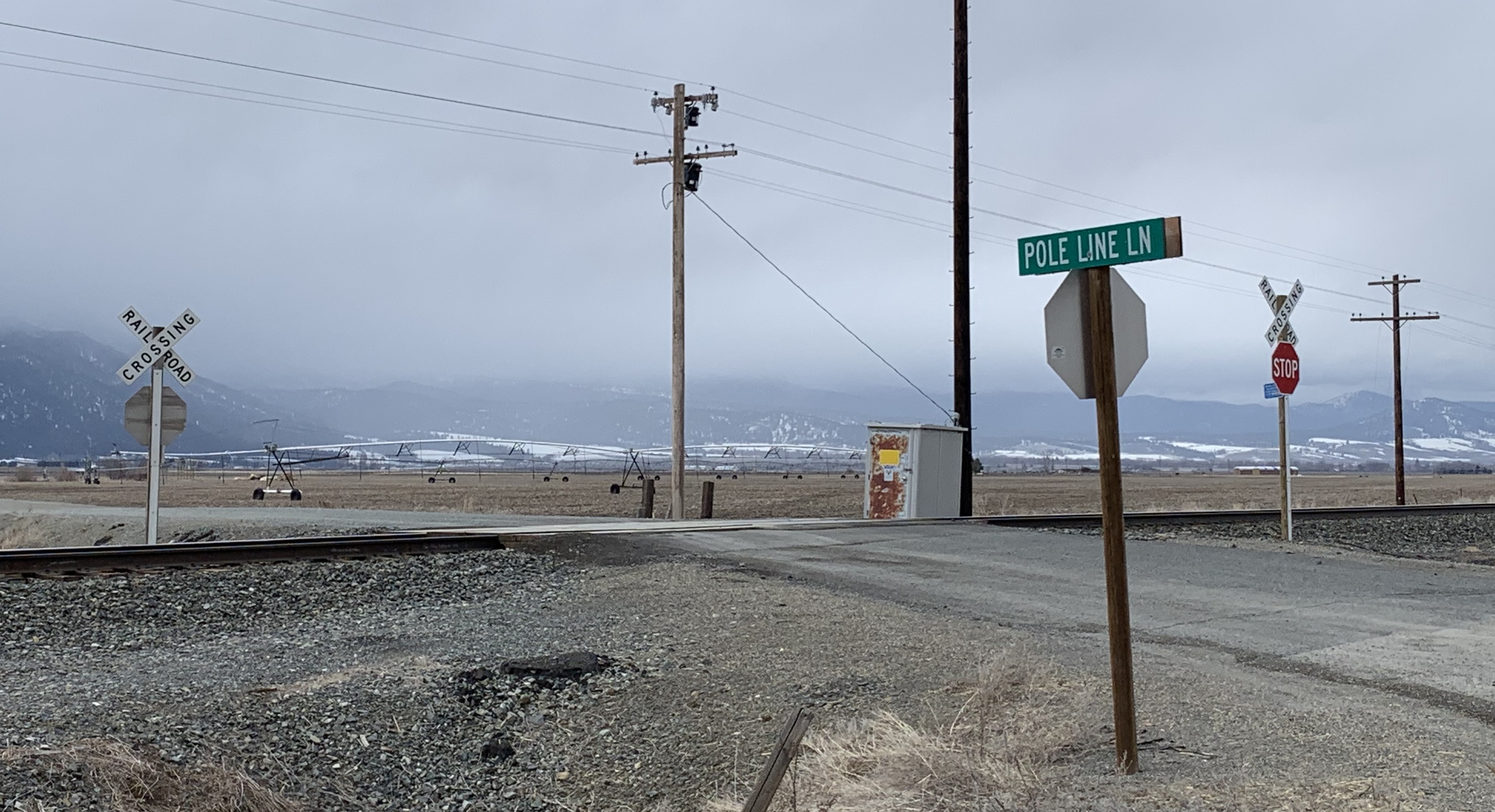 Image of Pole Line Lane rail crossing.