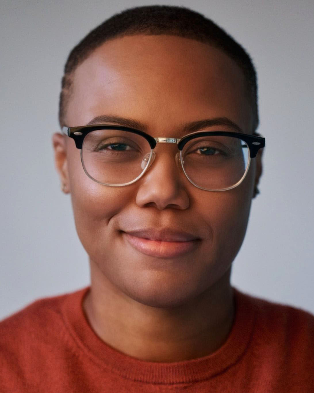 Headshot Monica Rhodes