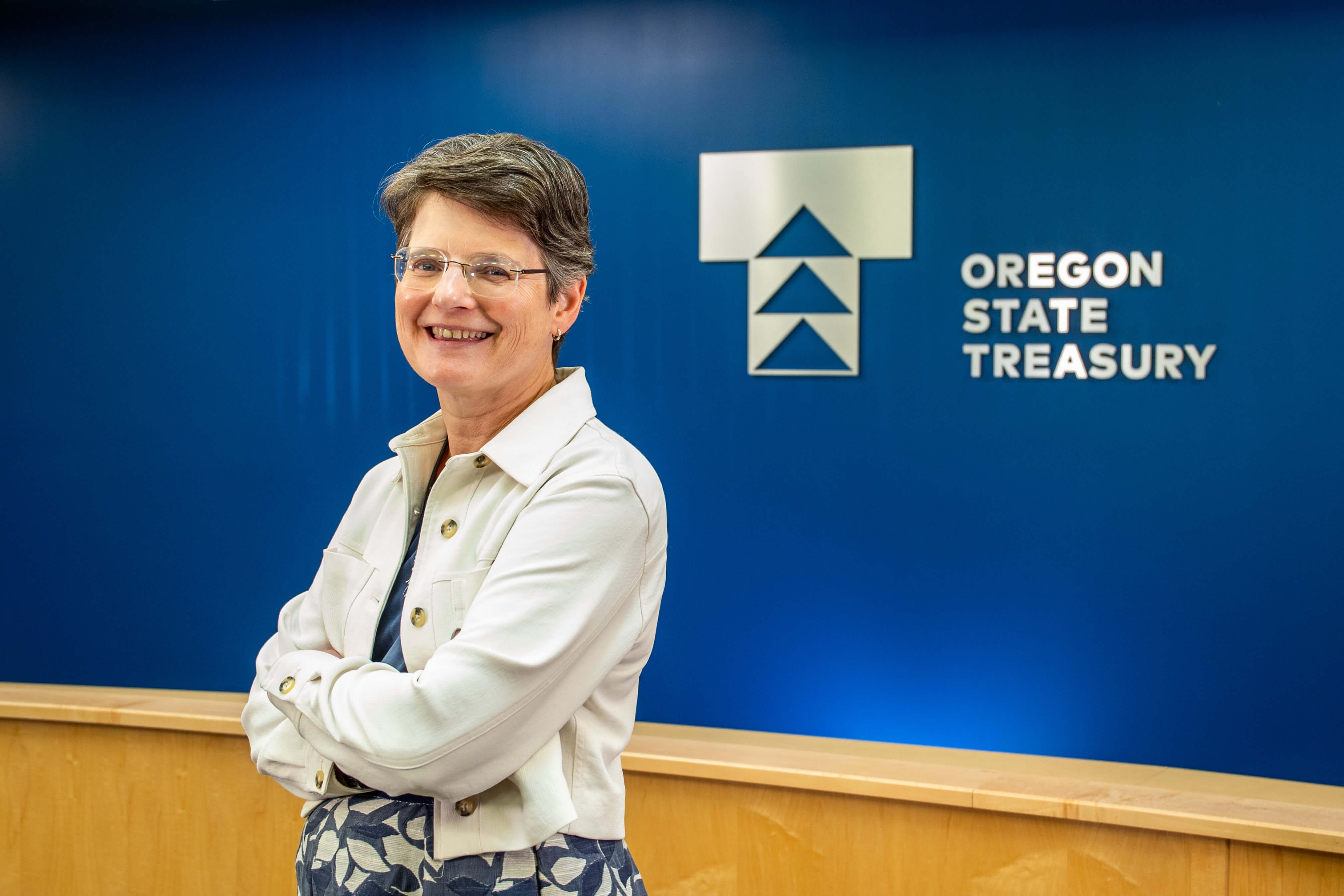 Treasurer Steiner photo in front of Treasury Dais